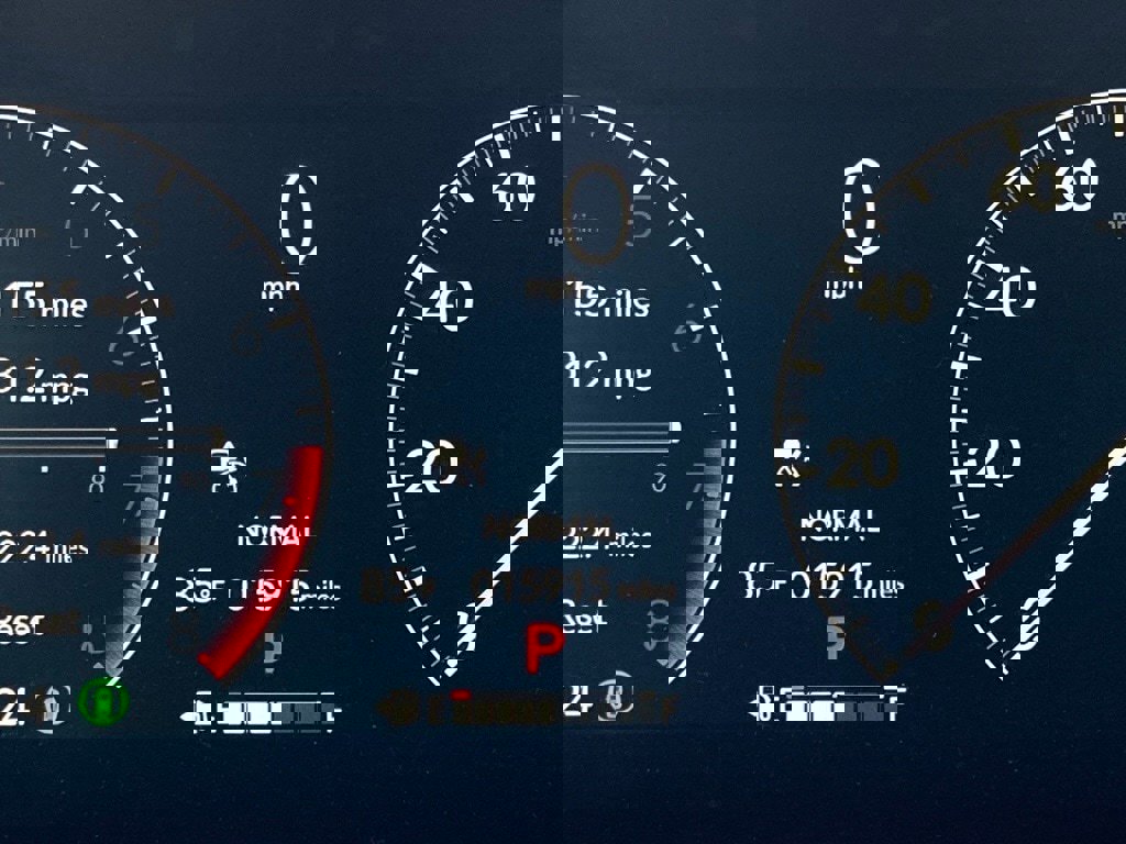 Used 2025 Honda HR-V Sport image 16