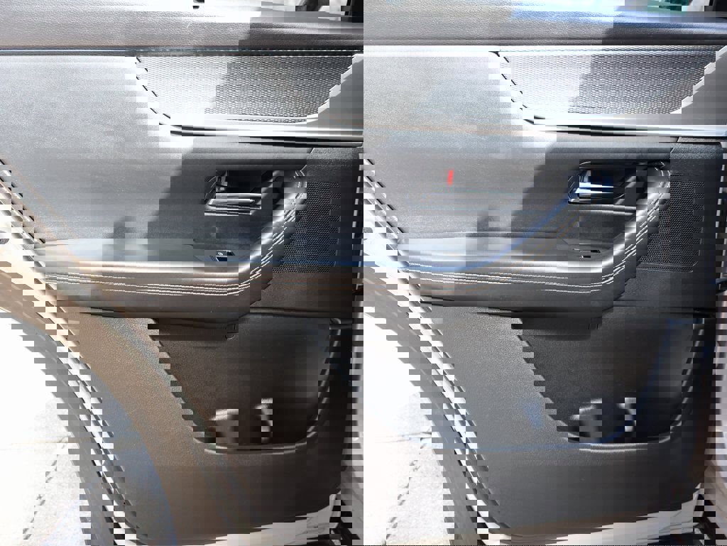 Used 2024 MAZDA CX-90 Plug-In Hybrid w/ Preferred image 19