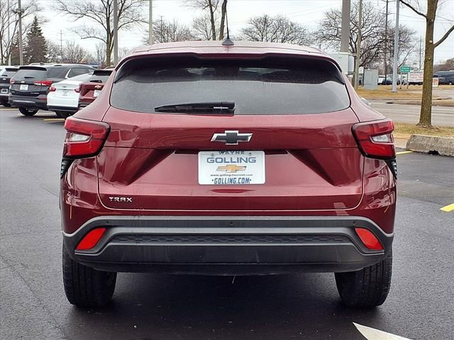 Certified 2024 Chevrolet Trax LS w/ Driver Confidence Package image 19