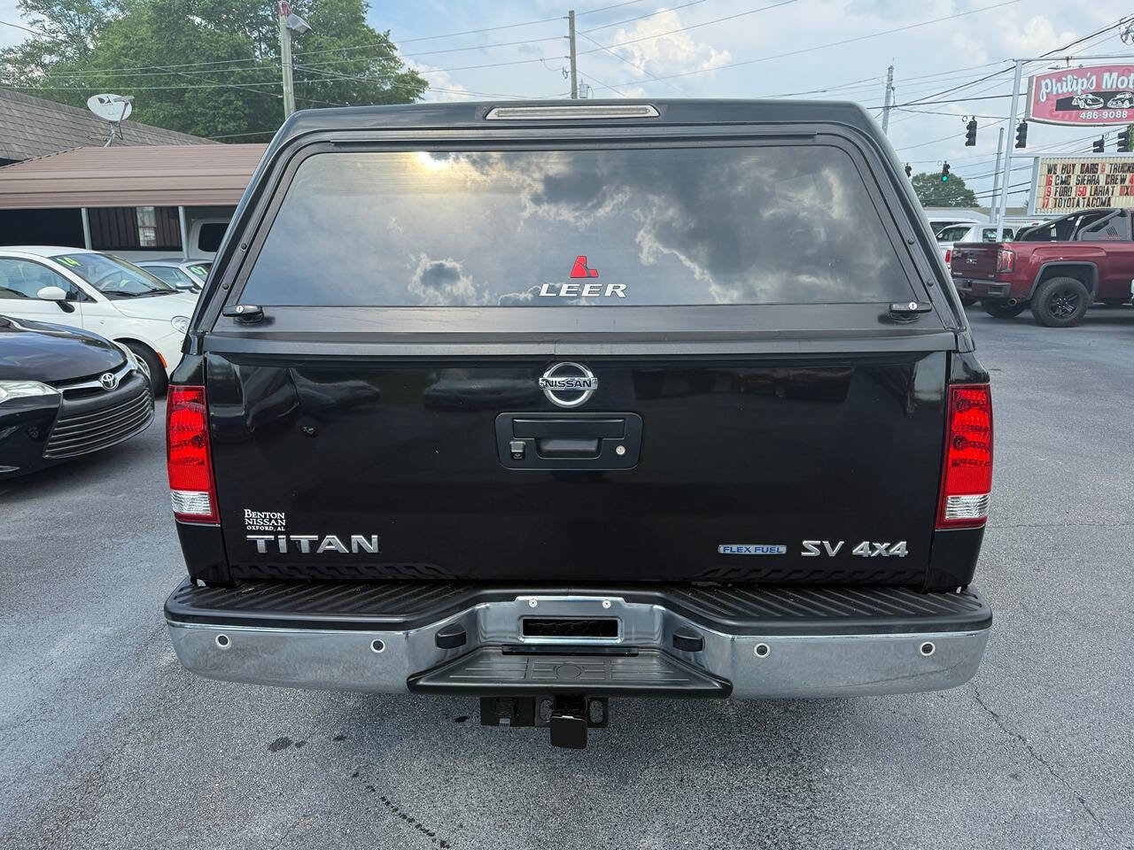Used 2014 Nissan Titan SV w/ SV Value Truck Package image 5