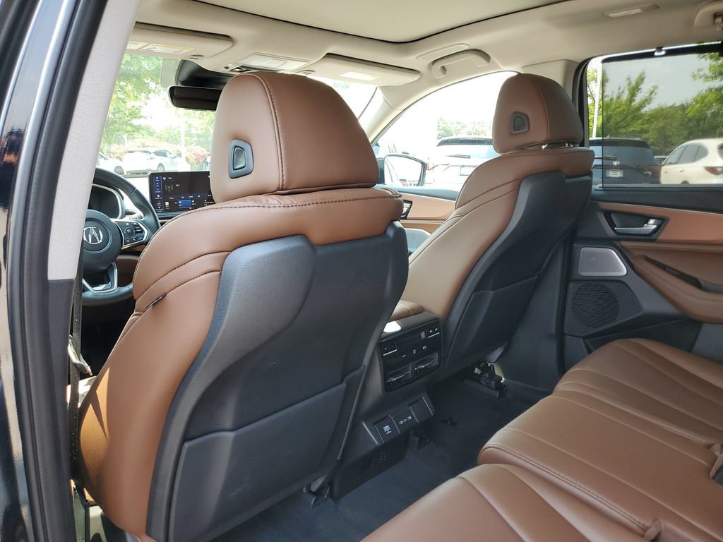 Certified 2026 Acura MDX w/ Technology Package FWD image 12