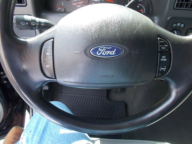 Used 2004 Ford F350 Lariat AWD/4WD image 32