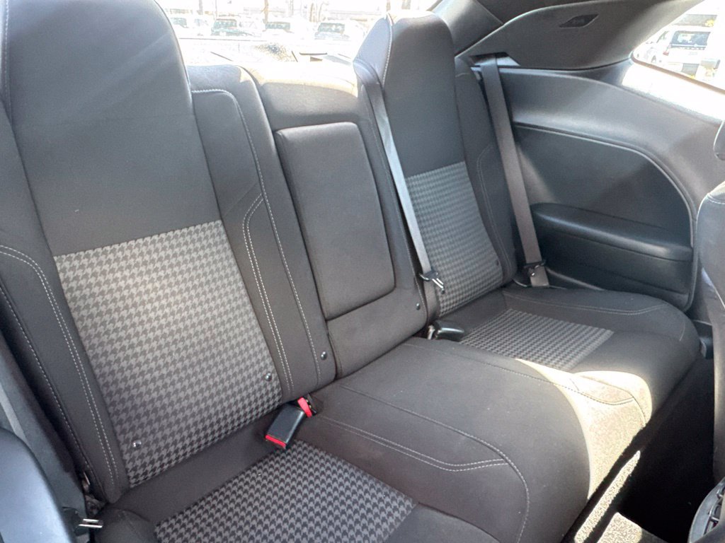 Used 2019 Dodge Challenger SXT RWD image 9