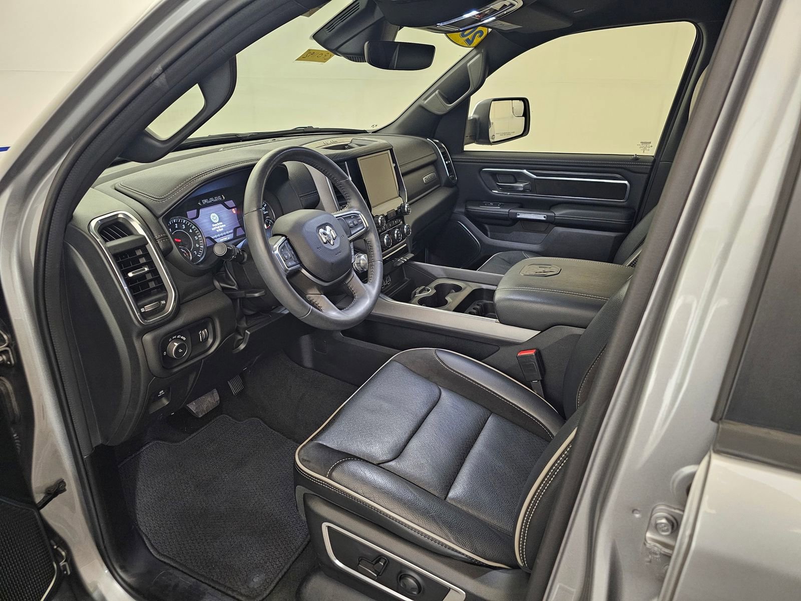 Used 2024 RAM 1500 Laramie image 10