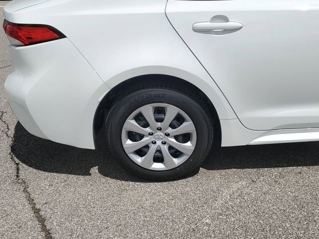 Used 2026 Toyota Corolla LE FWD image 5