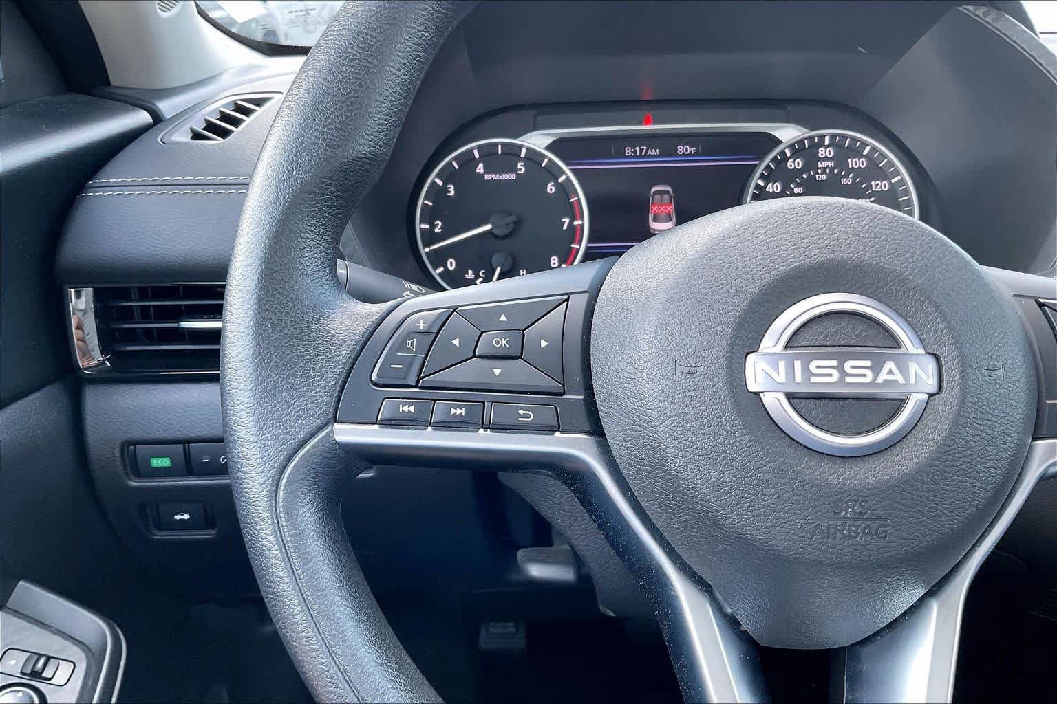 Used 2025 Nissan Sentra SV FWD image 22