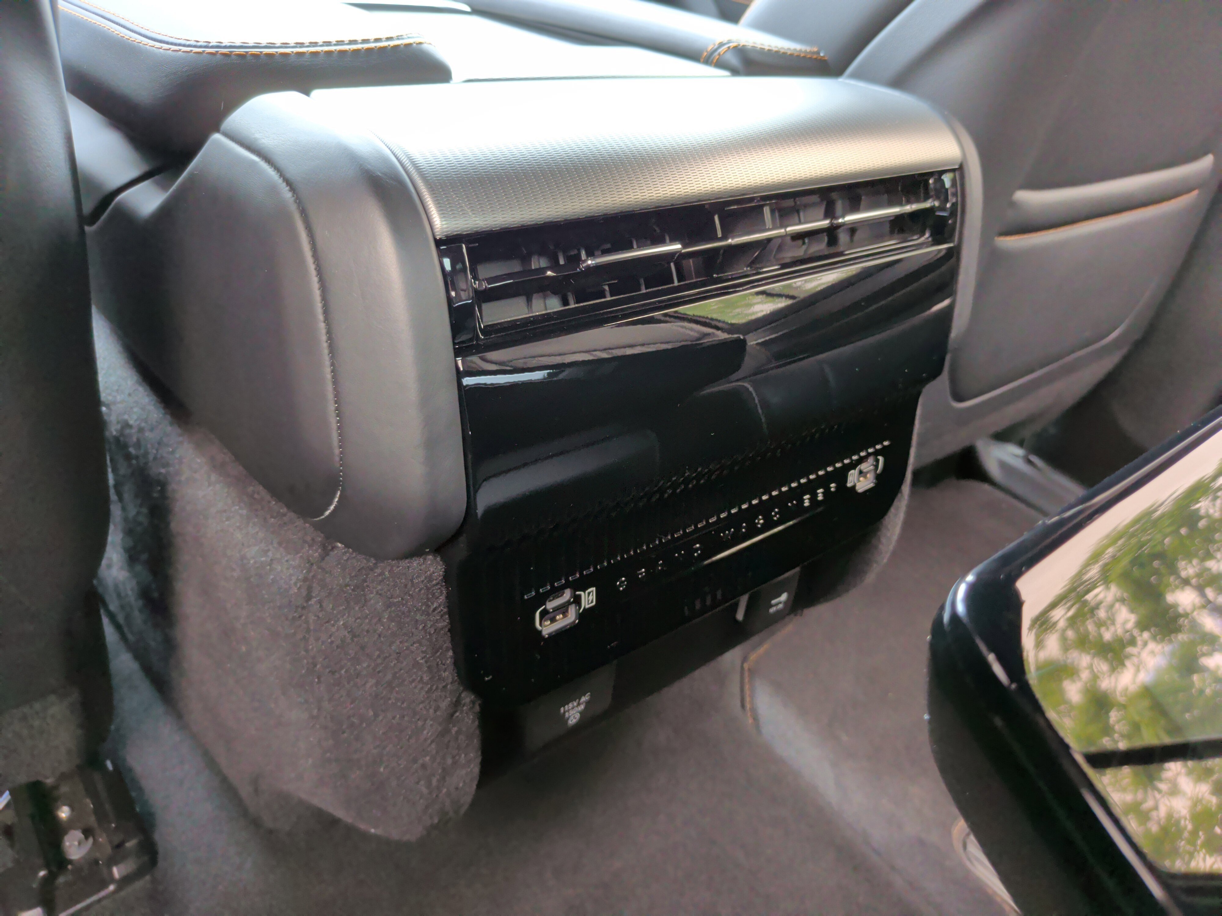 Used 2023 Jeep Grand Wagoneer Series III image 34