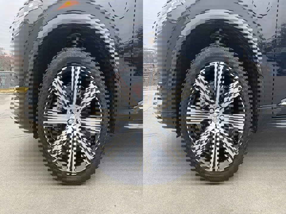 Certified 2023 Volvo XC90 T8 Plus w/ Protection Package Premier image 27