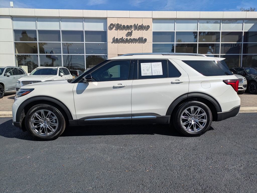 Used 2025 Ford Explorer Platinum image 3