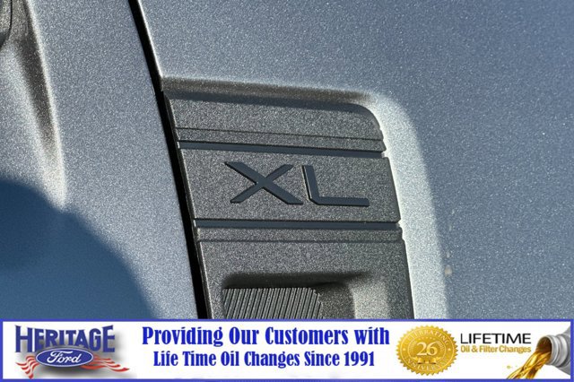 New 2025 Ford Maverick XL image 24