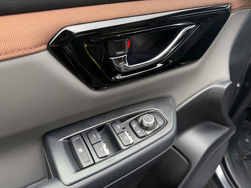 Used 2025 Subaru Forester Sport image 9