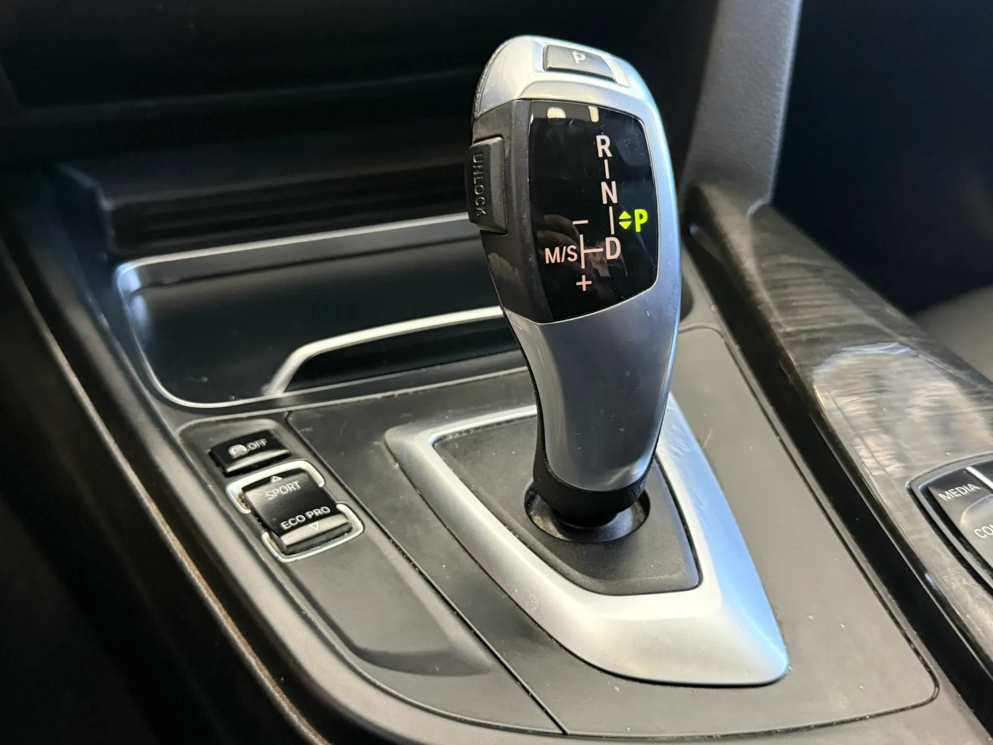 Used 2018 BMW 320i Sedan RWD image 22