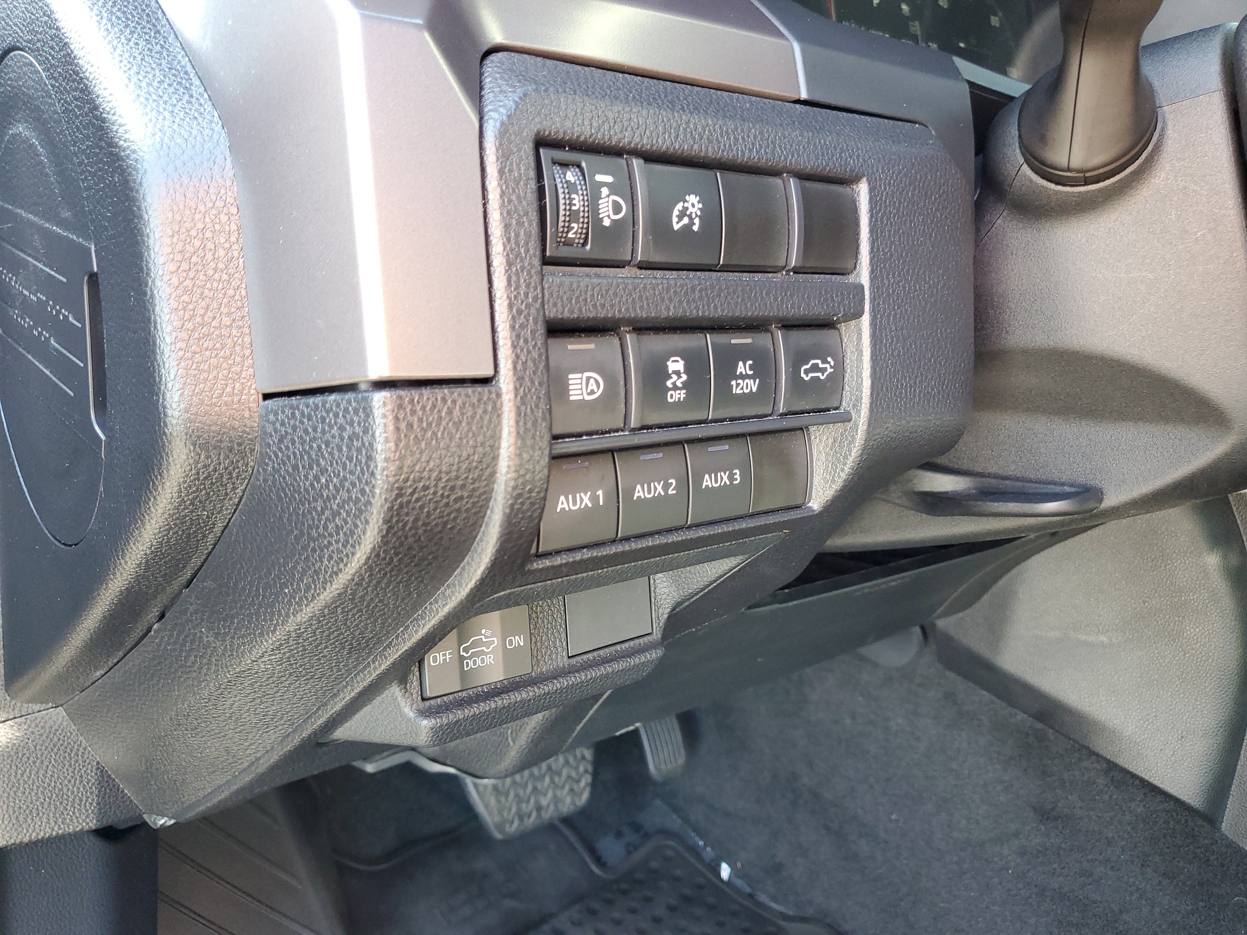Used 2024 Toyota Tacoma TRD Off-Road w/ TRD Off Road Premium Package AWD/4WD image 20