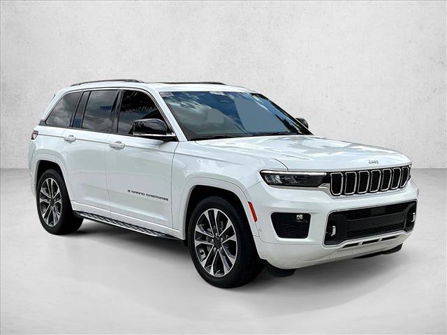 Used 2024 Jeep Grand Cherokee Overland w/ Luxury Tech Group IV AWD/4WD image 12
