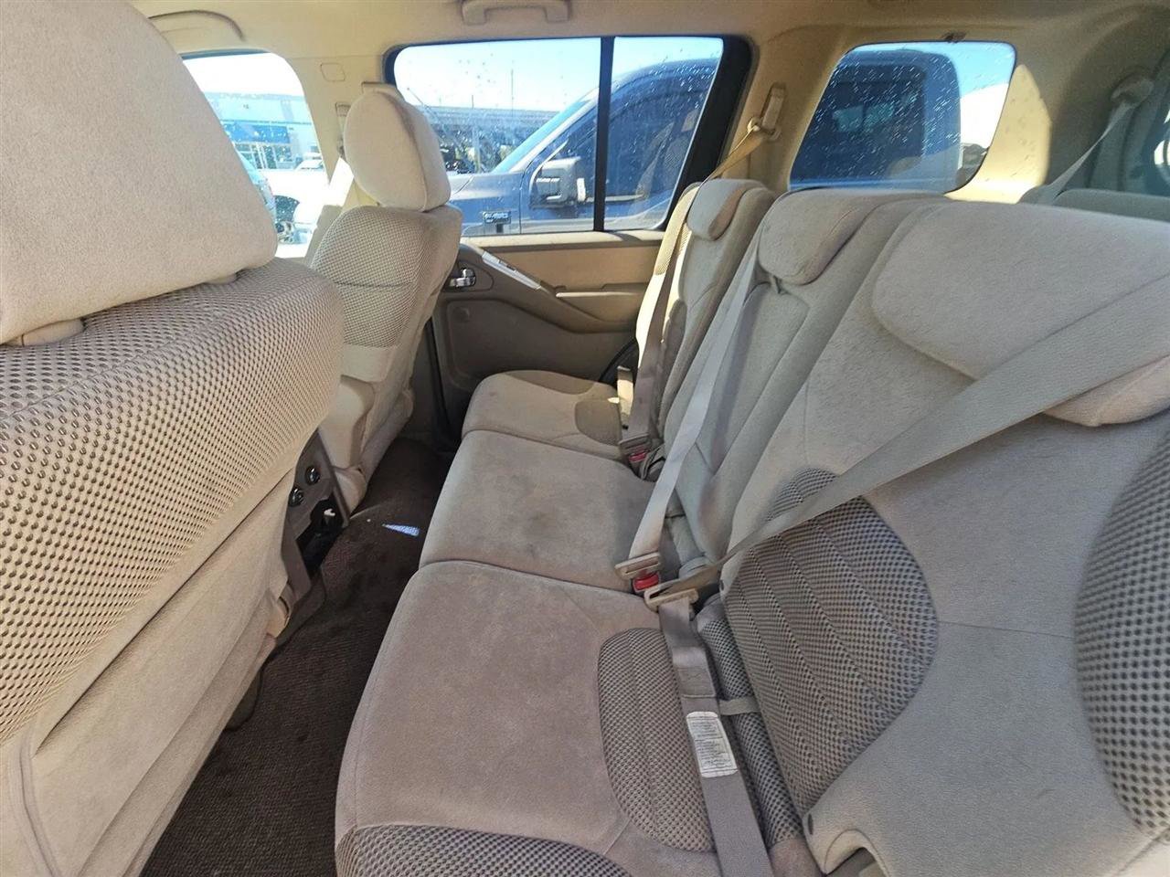 Used 2008 Nissan Pathfinder SE w/ Premium Pkg image 15