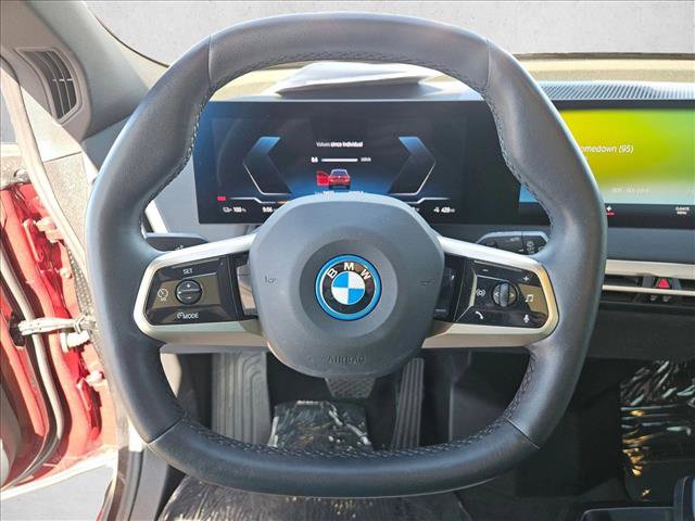 Used 2023 BMW iX xDrive50 w/ Sport Package AWD/4WD image 14