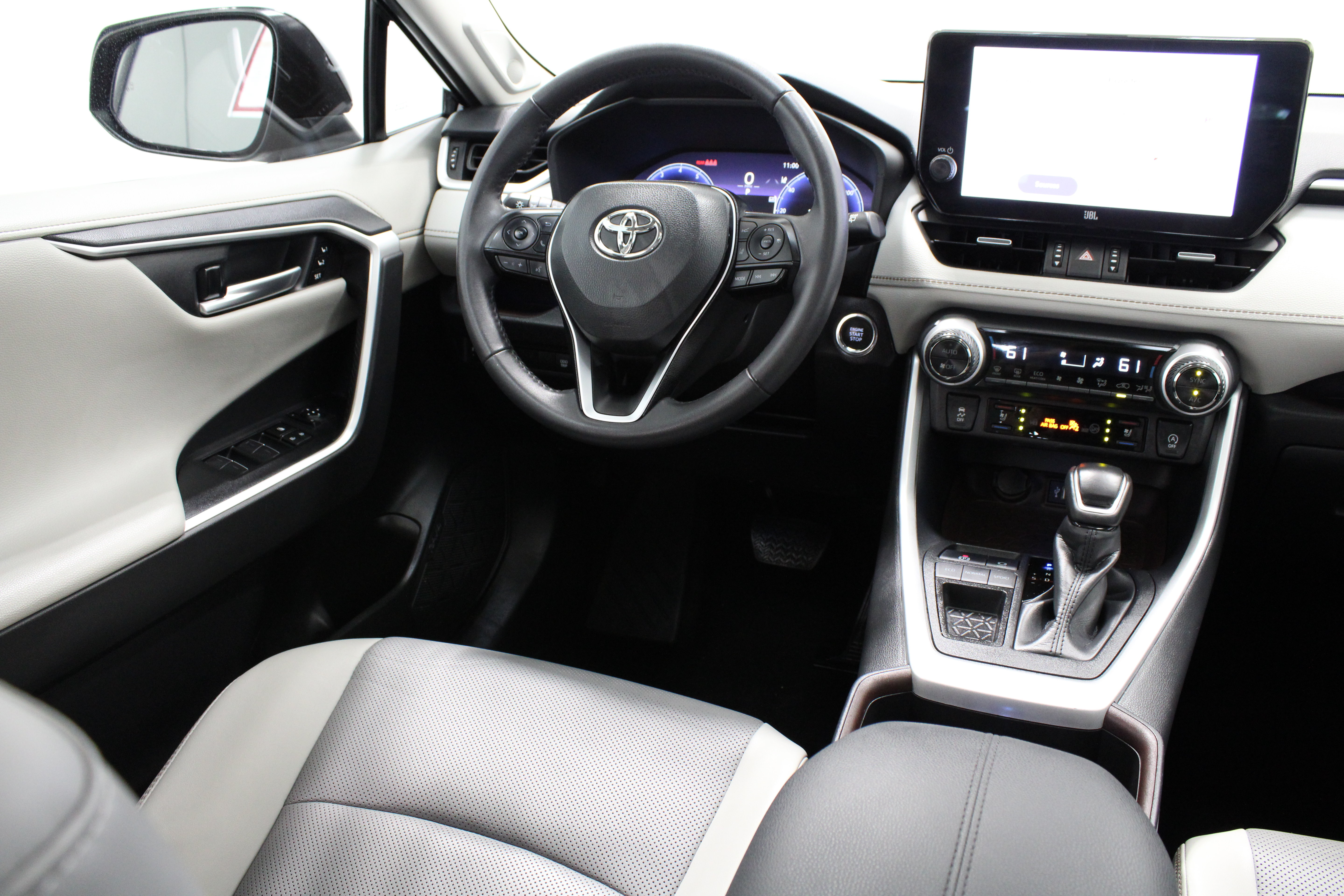 Certified 2025 Toyota RAV4 Limited FWD image 32