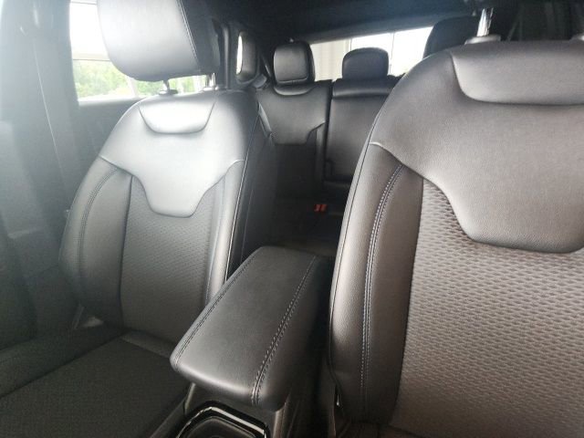 New 2026 Jeep Compass Latitude w/ Sun and Sound Group image 28