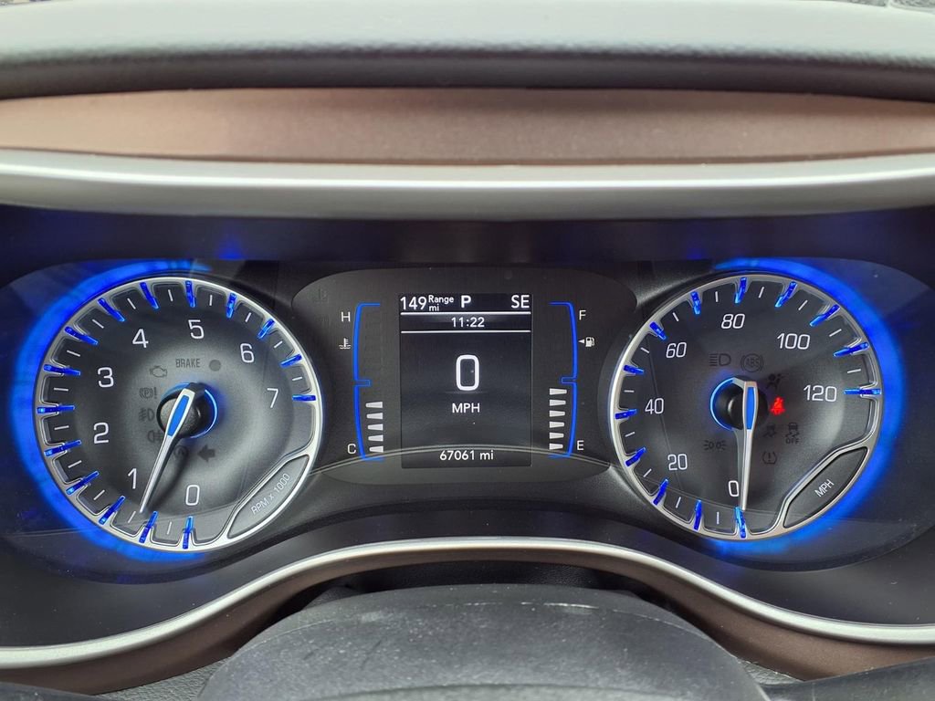 Used 2023 Chrysler Voyager LX image 21