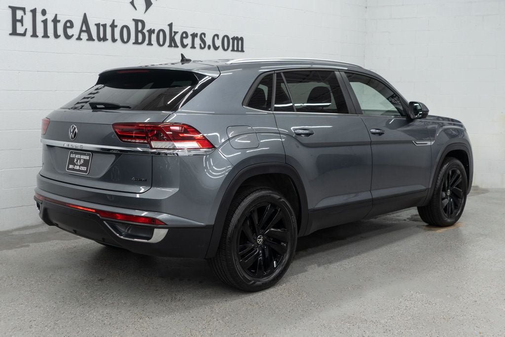 Used 2023 Volkswagen Atlas Cross Sport SE w/ Black Wheel Package AWD/4WD image 35