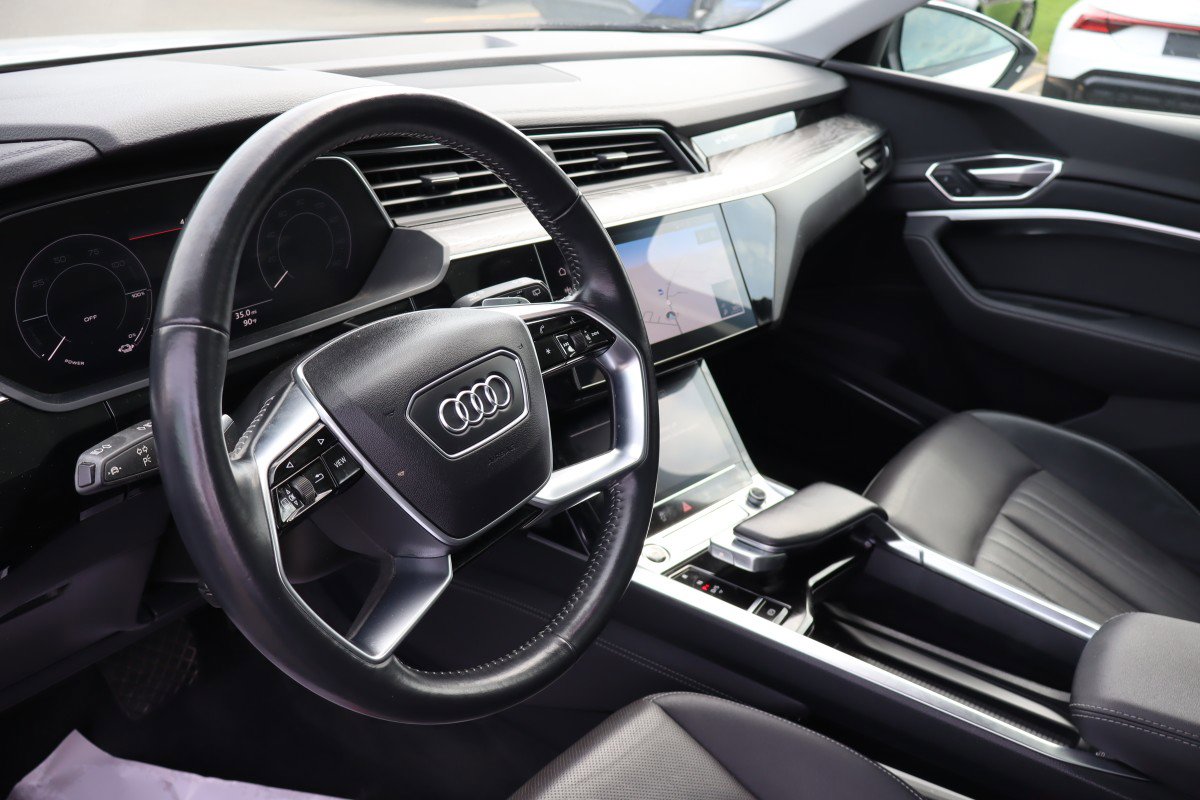 Used 2021 Audi e-tron Premium Plus w/ Premium Plus Package AWD/4WD image 9