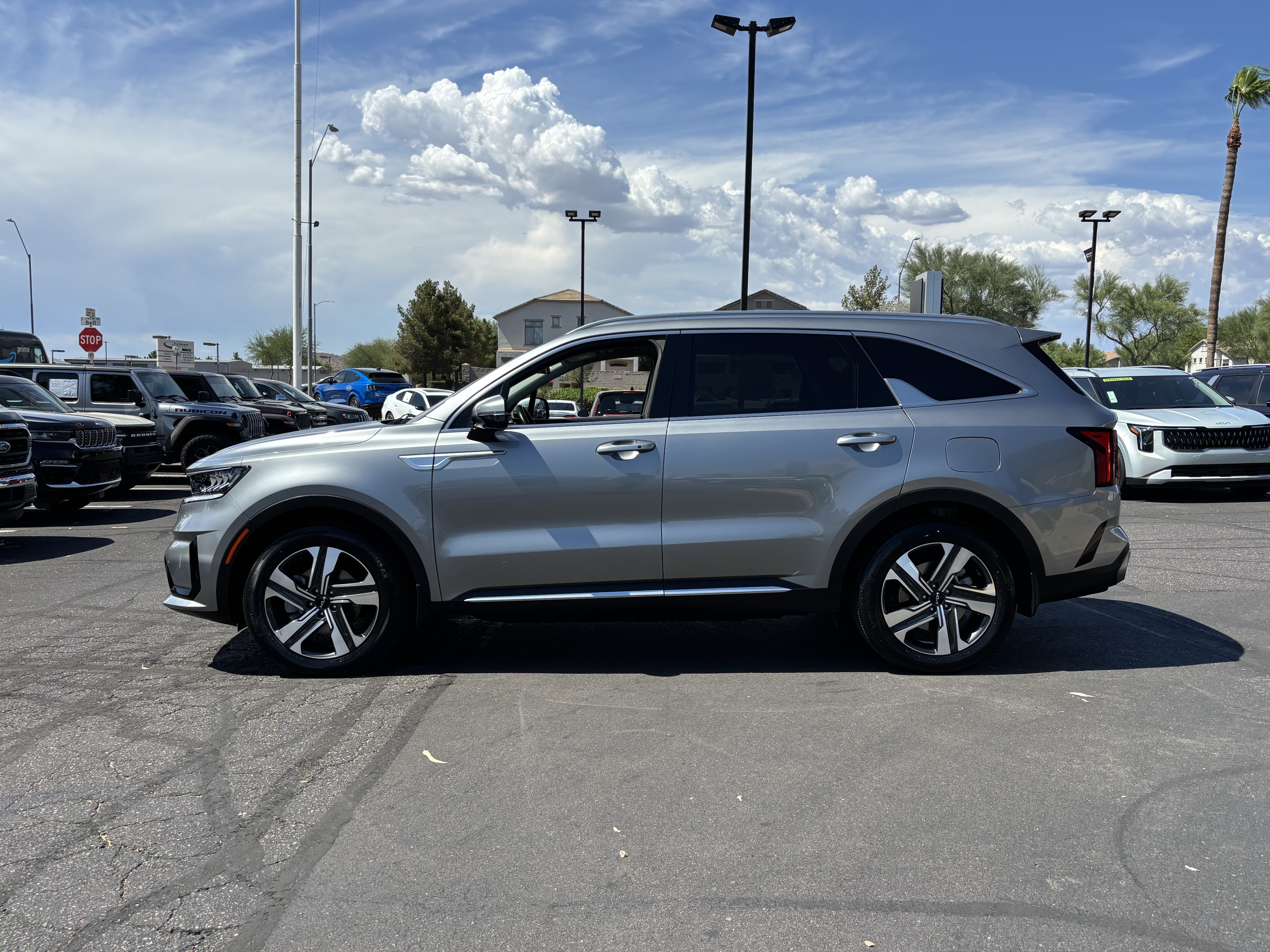 Certified 2023 Kia Sorento EX AWD/4WD image 5