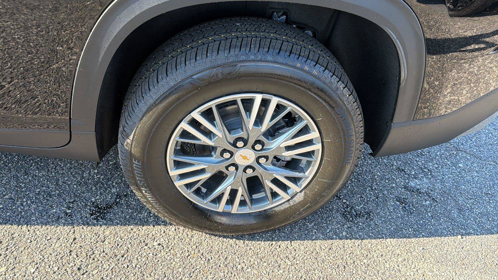 New 2027 Chevrolet Traverse LT FWD image 12
