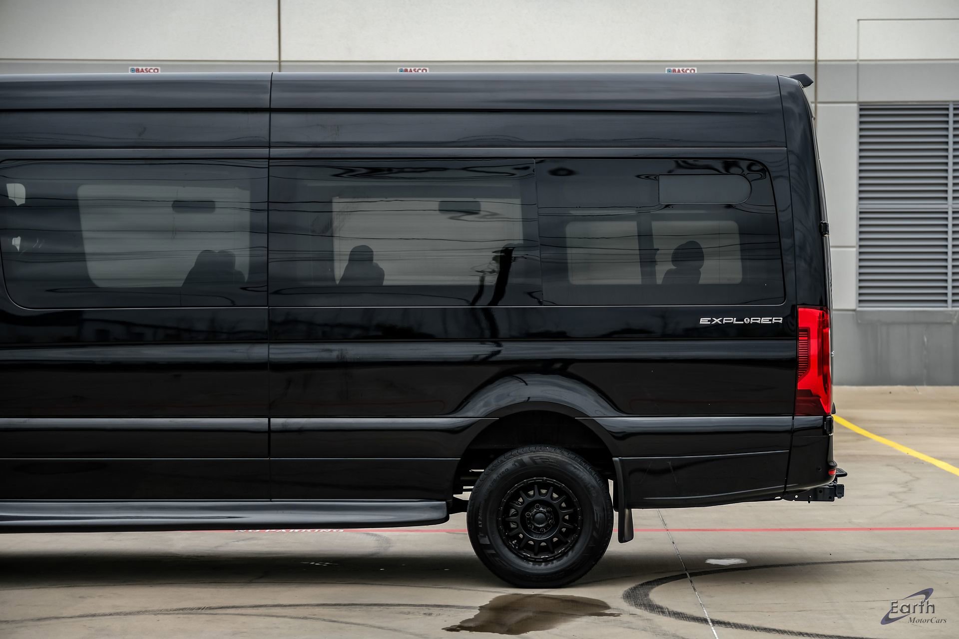Used 2024 Mercedes-Benz Sprinter 2500 image 9
