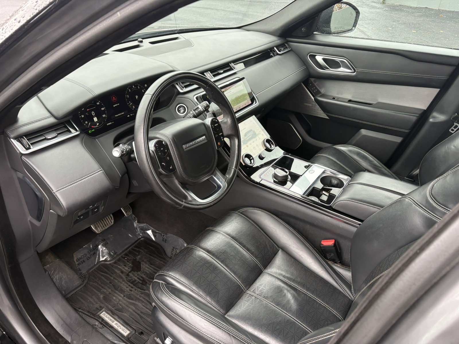 Used 2018 Land Rover Range Rover Velar R-Dynamic HSE image 16