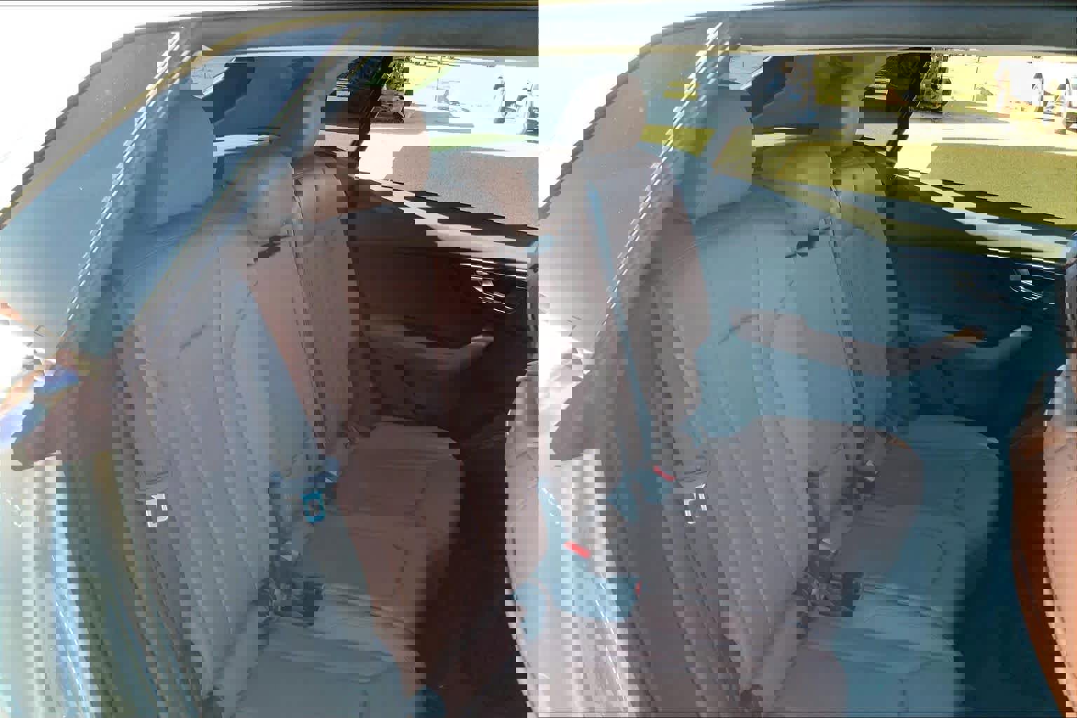 Used 2022 Audi Q8 Premium image 19