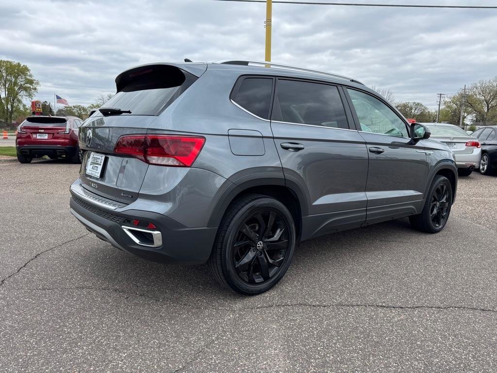 Used 2022 Volkswagen Taos SE image 4