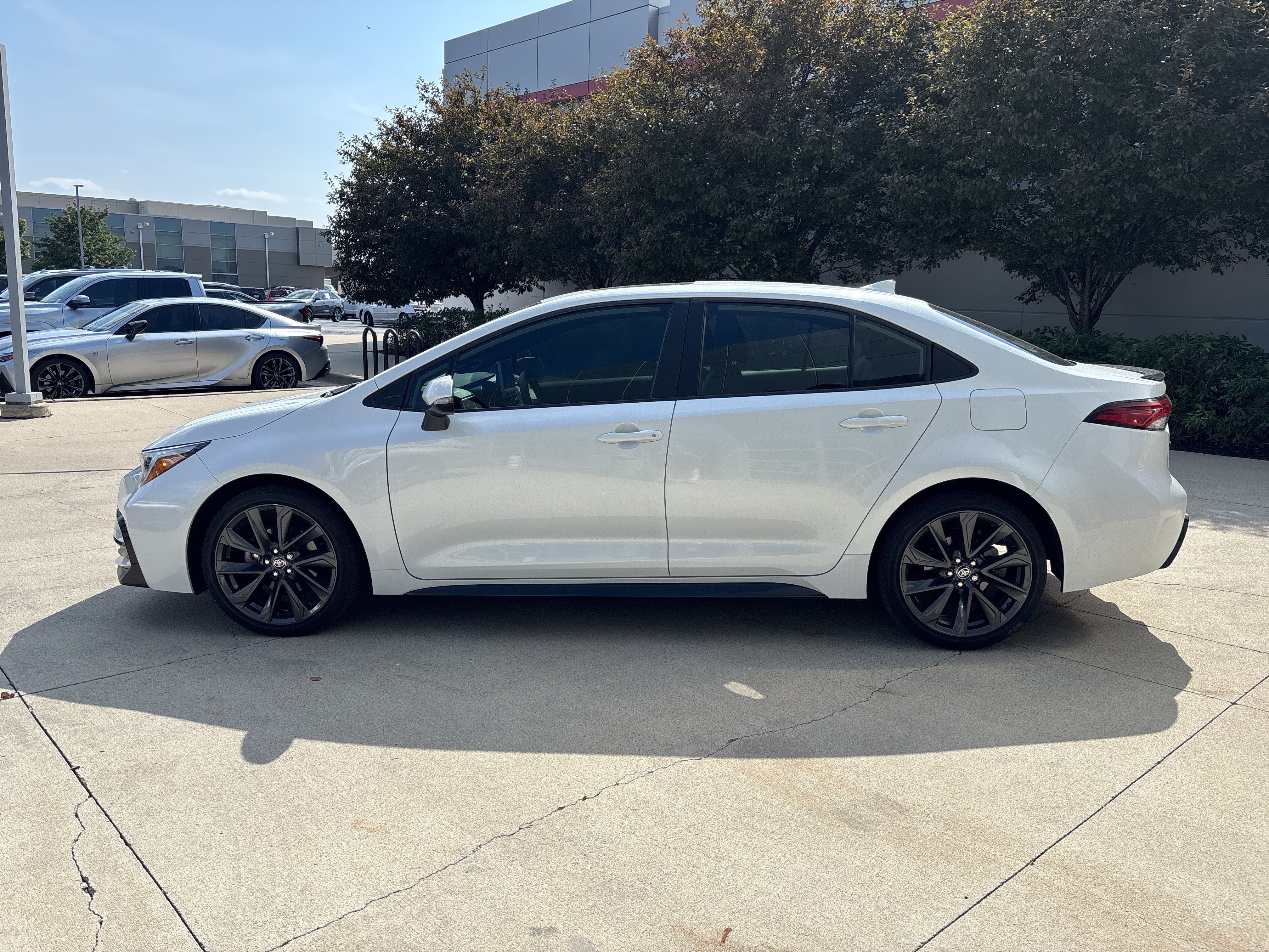 Used 2025 Toyota Corolla XSE FWD image 9