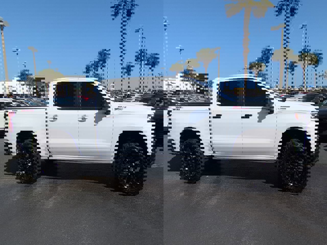 Used 2021 Chevrolet Silverado 1500 LT Trail Boss image 3