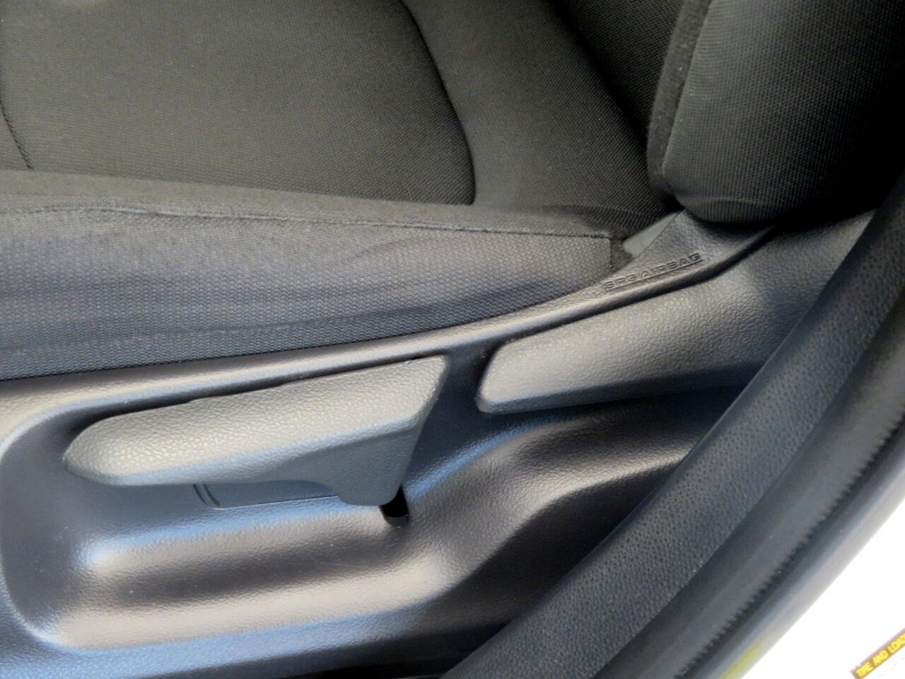 Used 2020 Toyota Corolla LE image 16