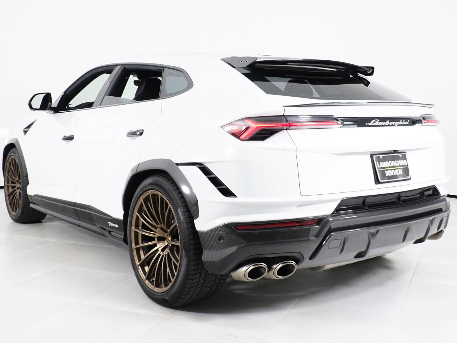 Used 2023 Lamborghini Urus Performante AWD/4WD image 17