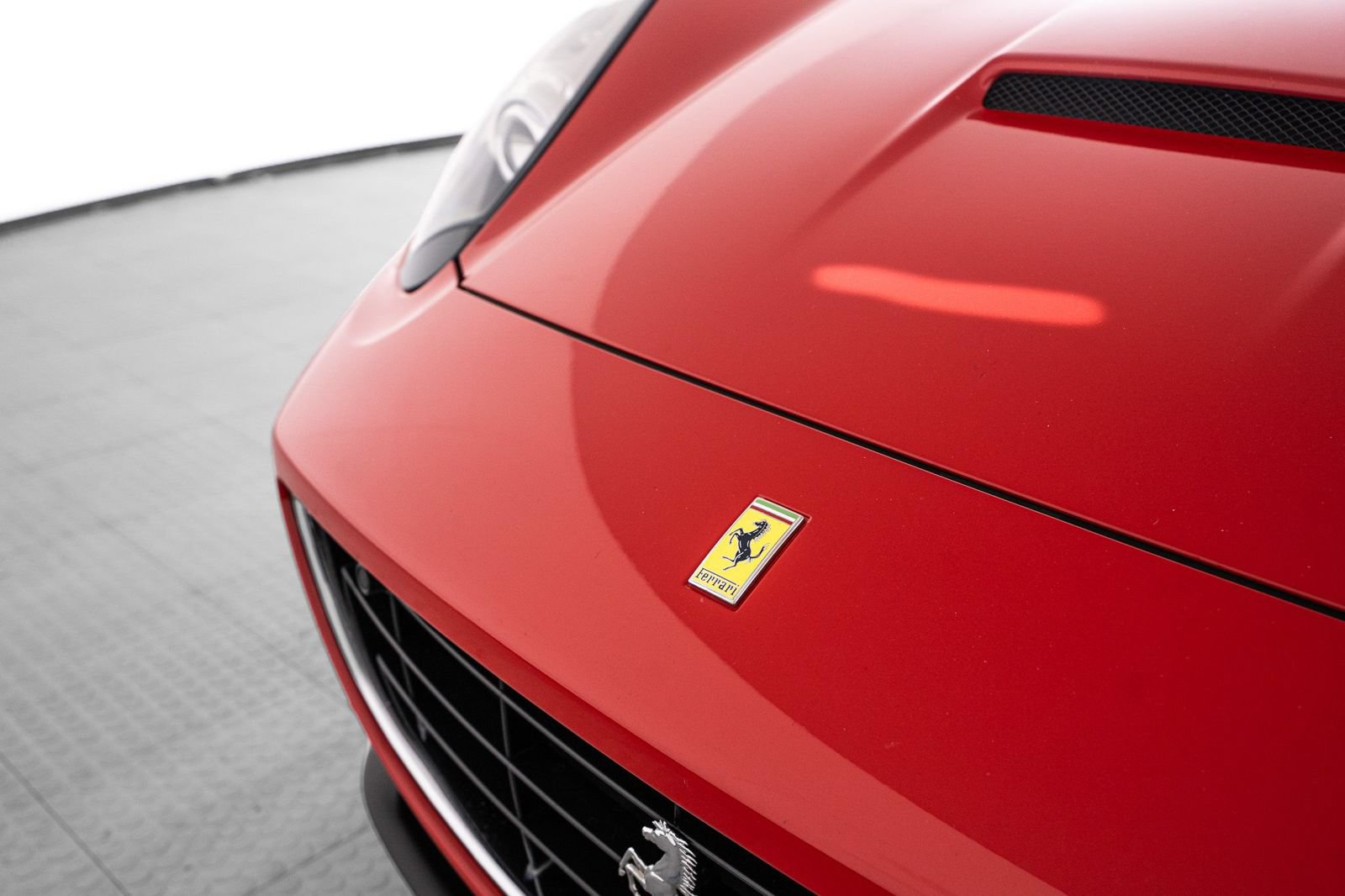 Certified 2012 Ferrari California RWD image 7