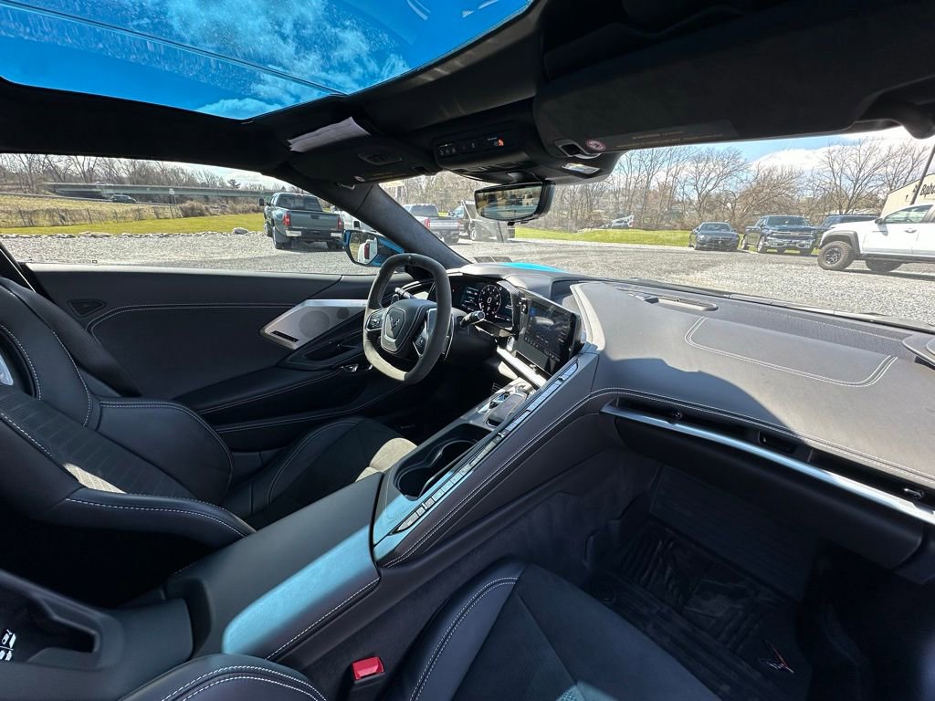 Used 2023 Chevrolet Corvette Stingray Premium Cpe w/ Z51 Performance Package image 23