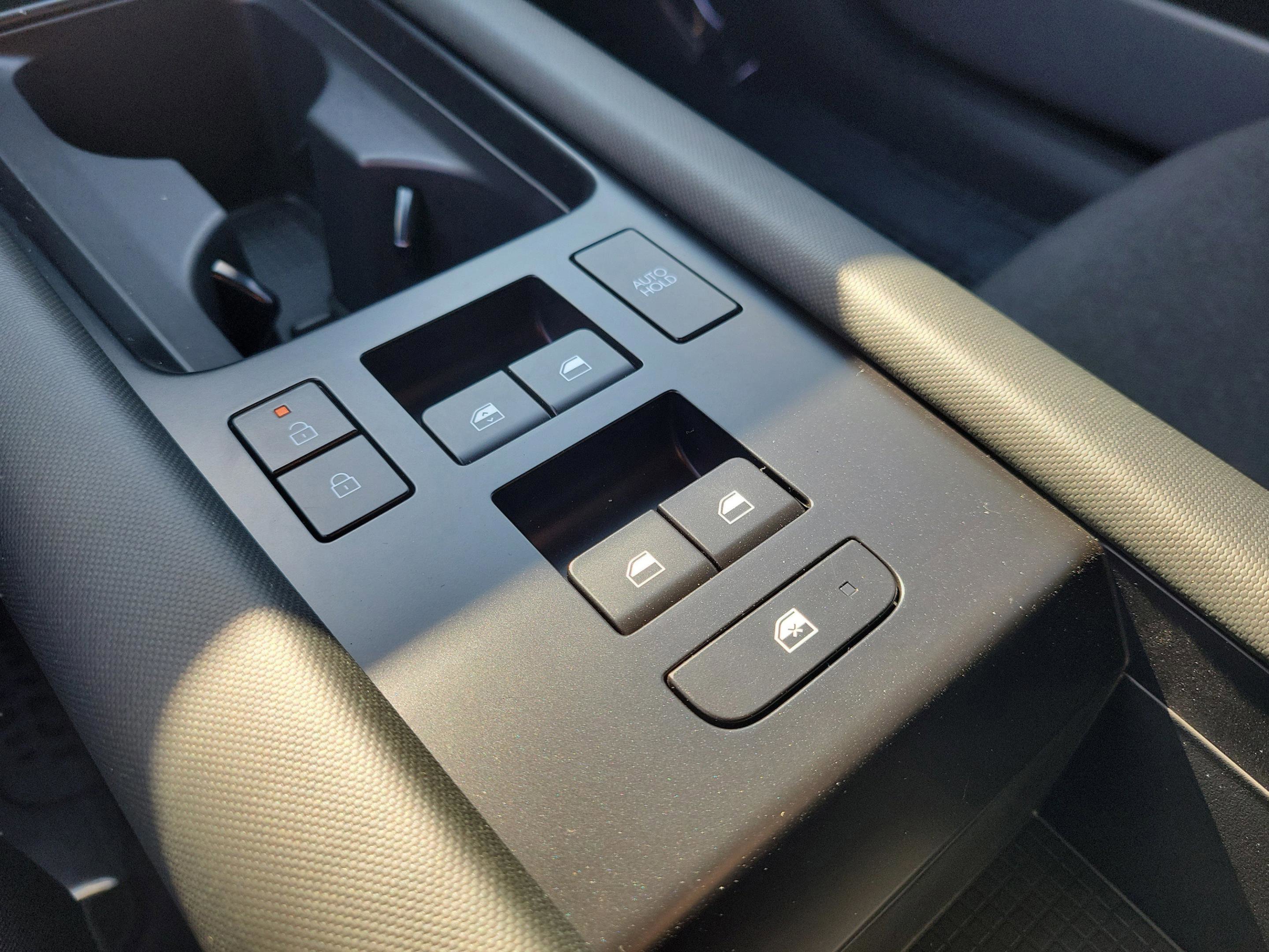 New 2025 Hyundai Ioniq 6 SE image 8