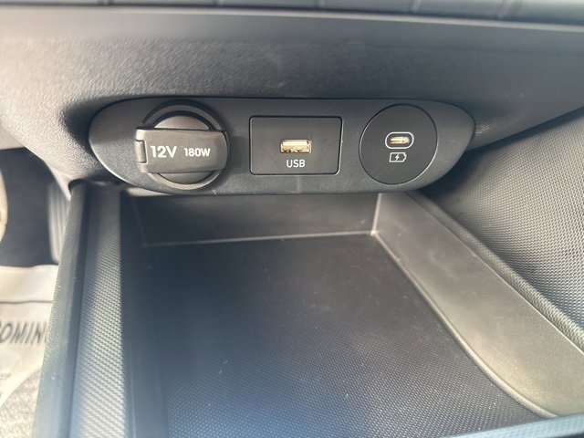 Certified 2025 Hyundai Elantra SE image 36