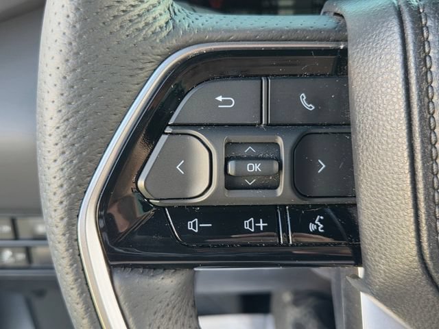 Used 2025 Toyota Sequoia Platinum AWD/4WD image 26