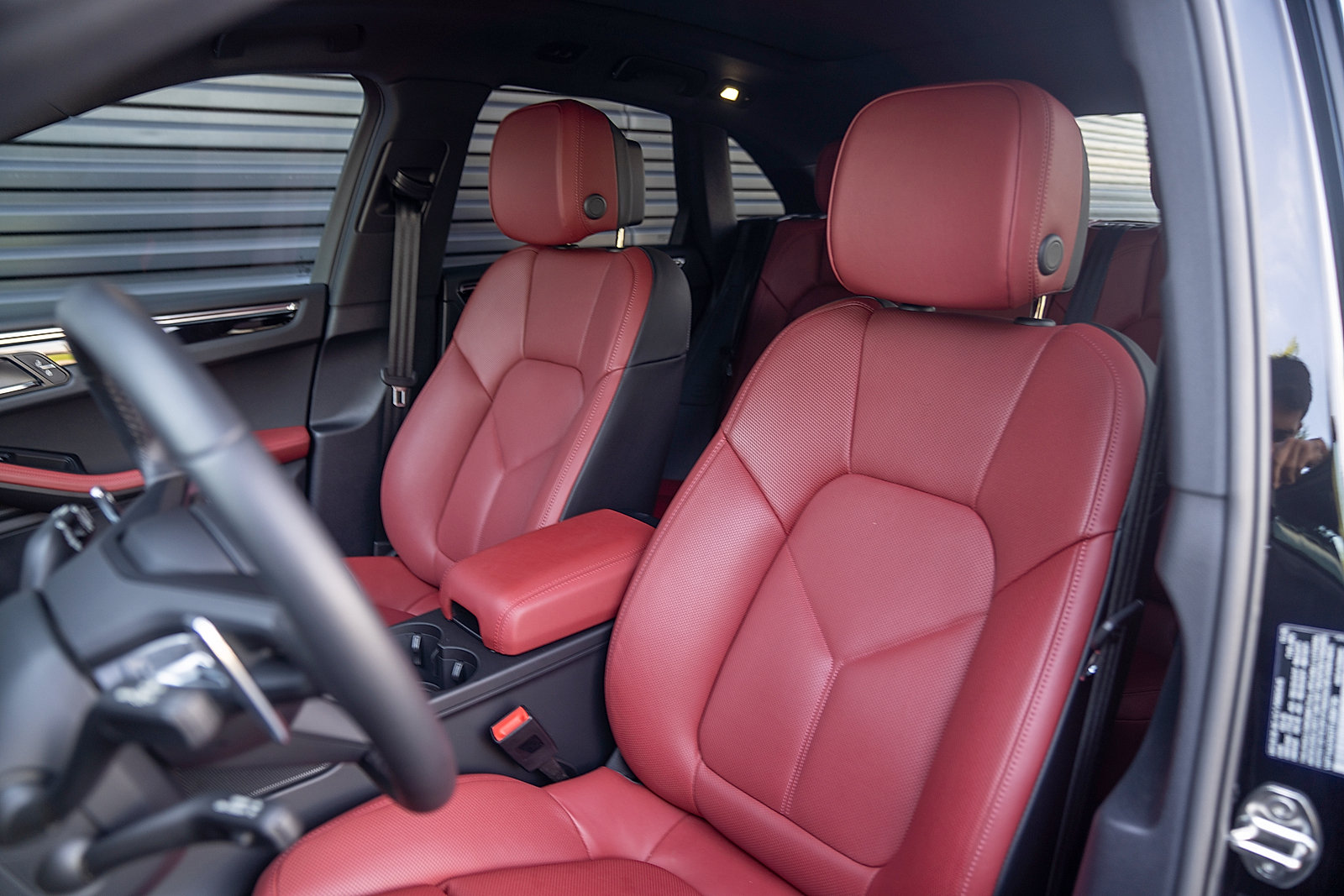 Used 2026 Porsche Macan AWD/4WD image 5