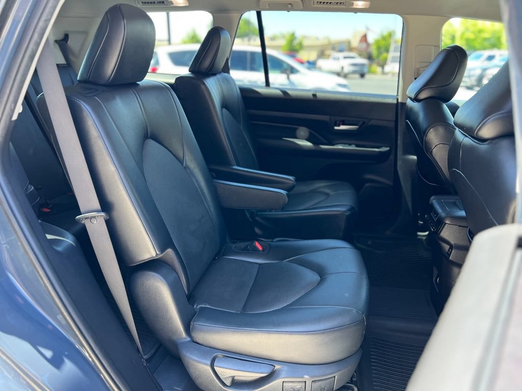 Used 2024 Toyota Grand Highlander AWD image 27