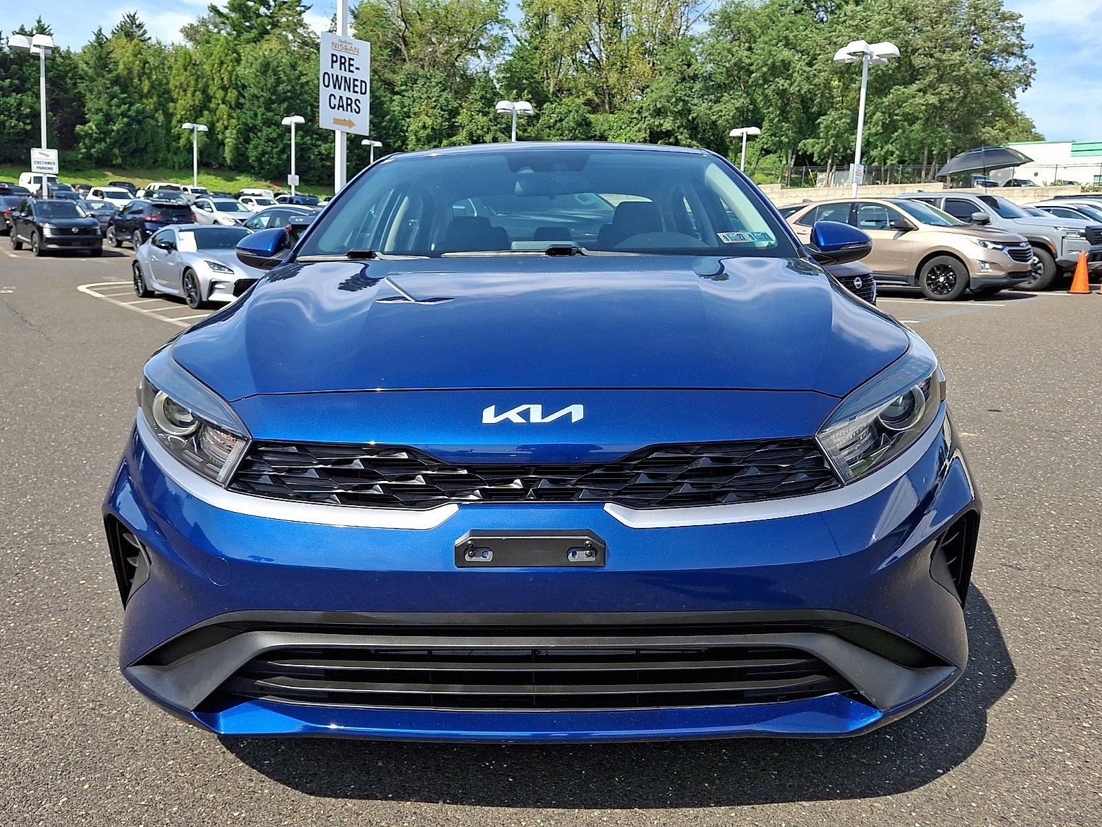 Used 2023 Kia Forte LXS w/ LXS Technology Package FWD image 2