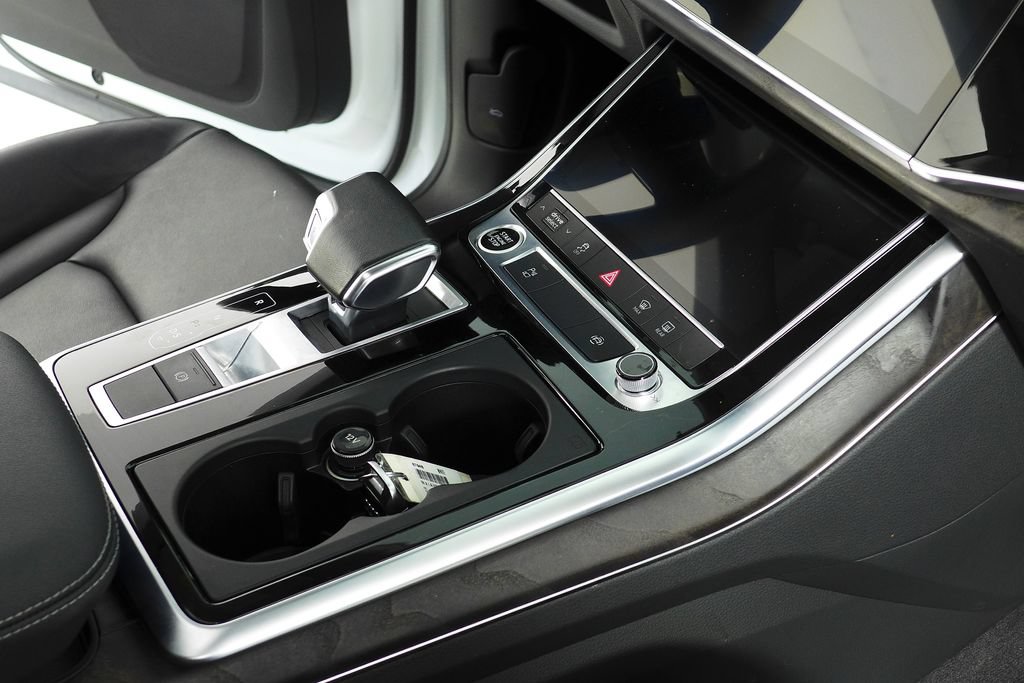 Used 2023 Audi Q8 Premium w/ Convenience Package AWD/4WD image 15