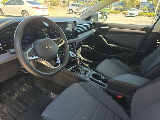Used 2026 Volkswagen Jetta SE w/ Black Wheel Package FWD image 14