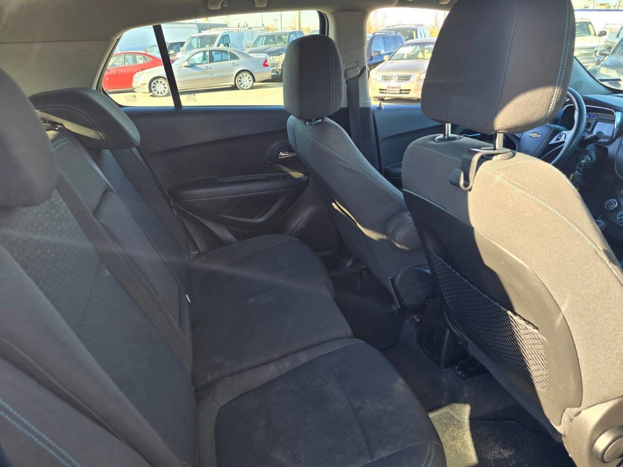 Used 2015 Chevrolet Trax LS FWD image 30