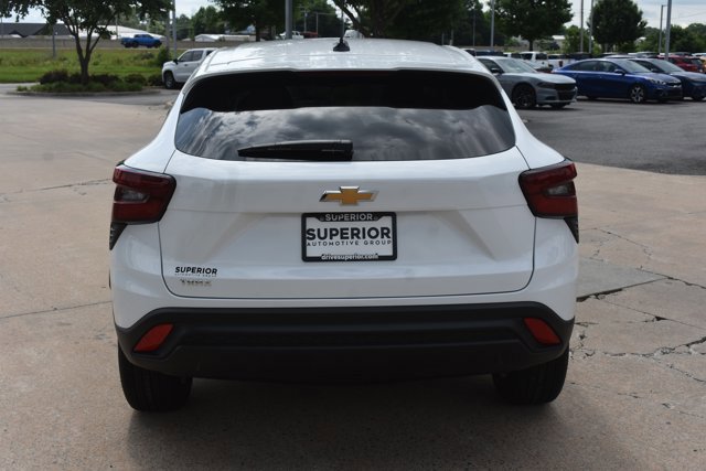 New 2026 Chevrolet Trax LS w/ LS Convenience Package FWD image 6