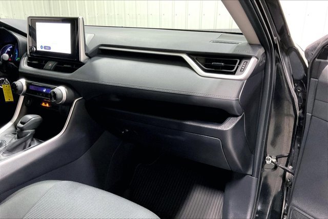 Certified 2025 Toyota RAV4 LE AWD/4WD image 16
