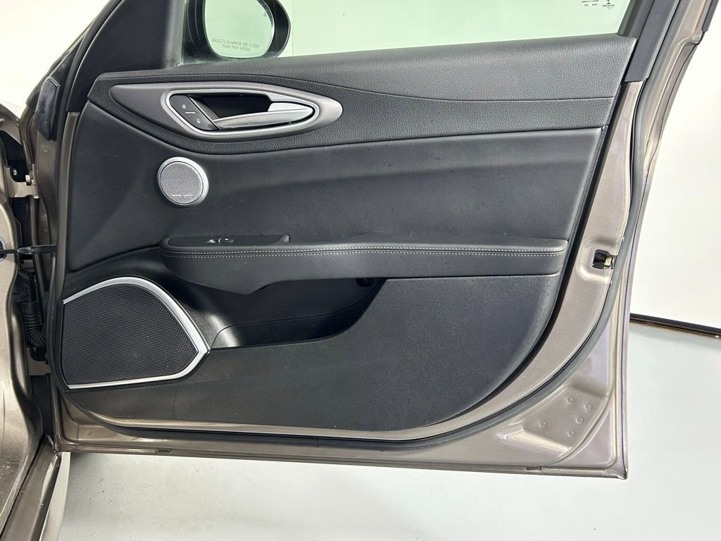 Used 2019 Alfa Romeo Giulia Ti Sport w/ Quick Order Package 22S Sport image 9