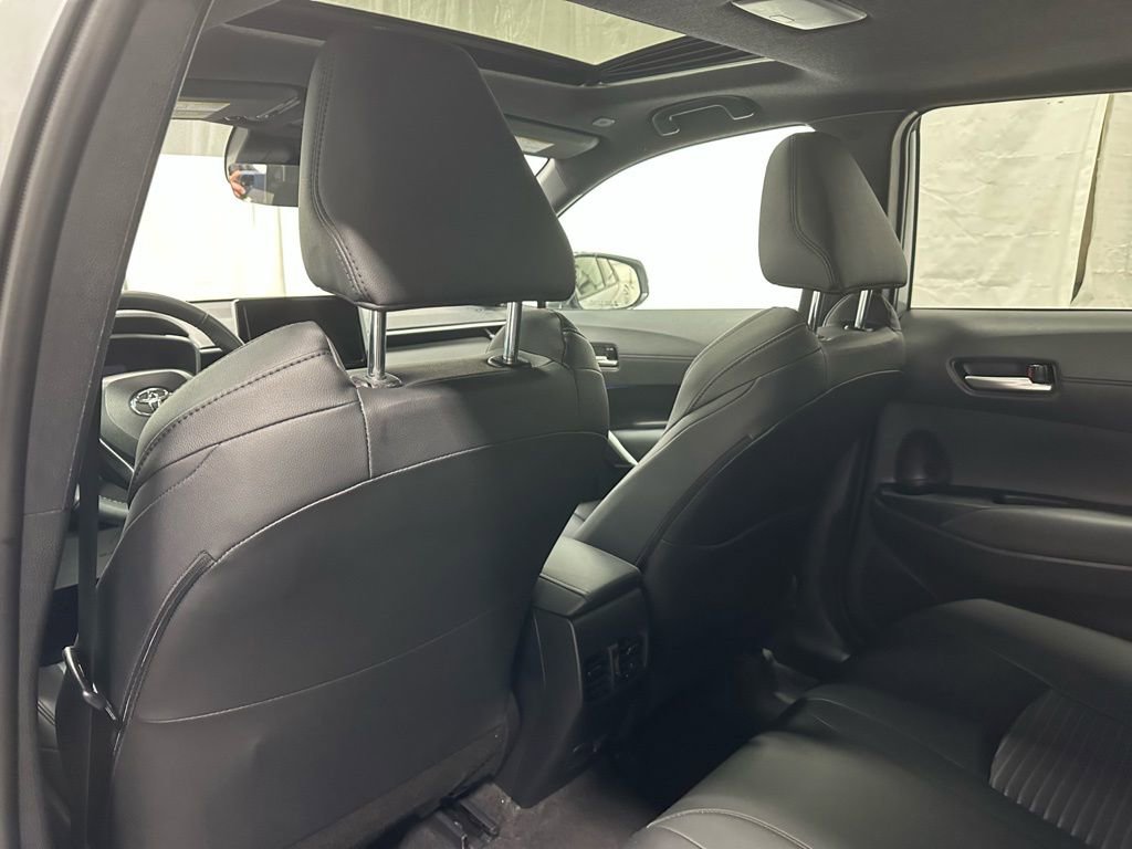 Used 2025 Toyota Corolla Cross XSE w/ Convenience Package image 48